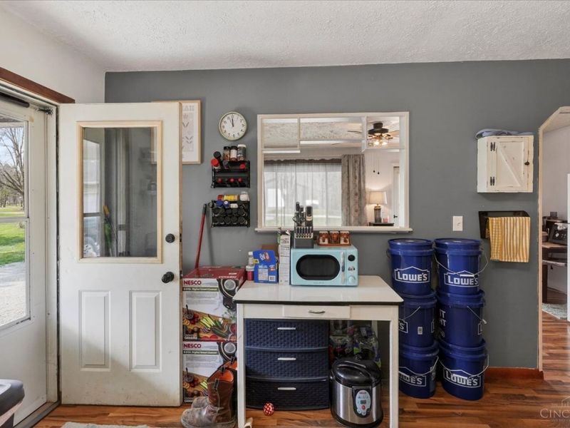 6910 Brad Road, Paint Twp, OH 45133 Photo 2