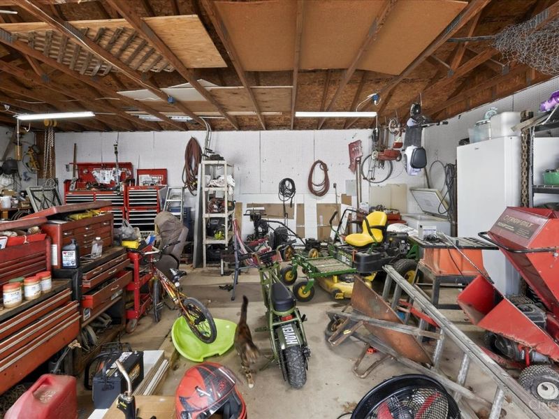 6910 Brad Road, Paint Twp, OH 45133 Photo 29