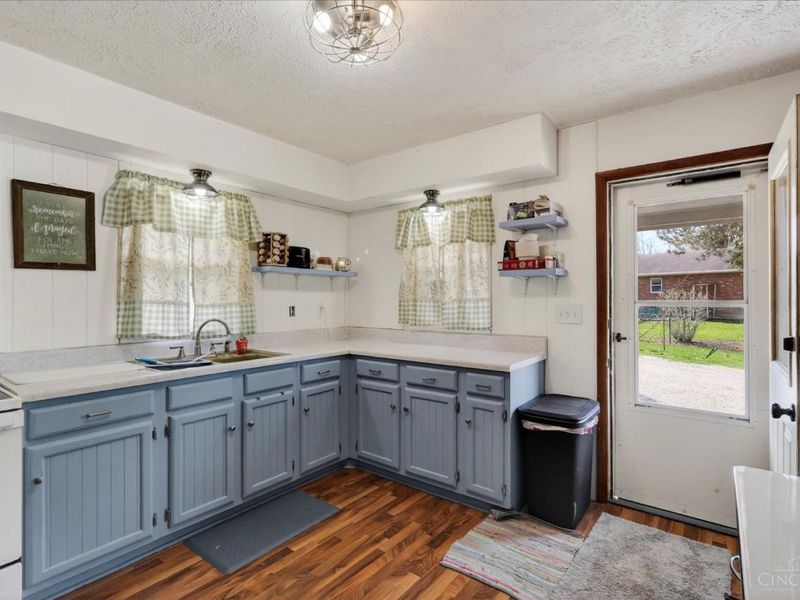 6910 Brad Road, Paint Twp, OH 45133 Photo 3