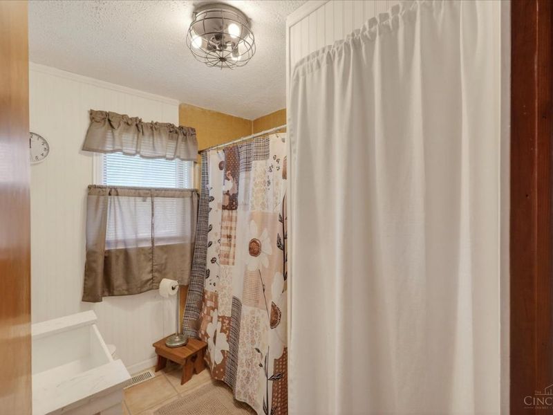 6910 Brad Road, Paint Twp, OH 45133 Photo 8