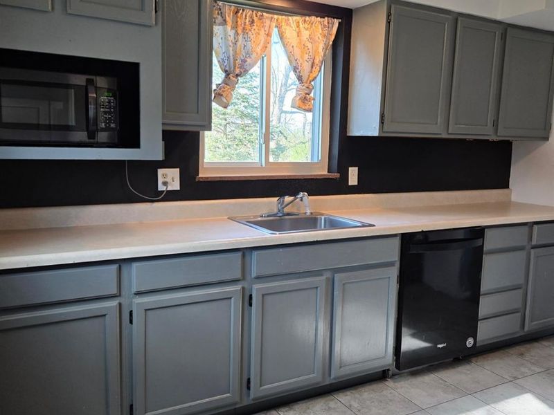 1042 Hollytree Drive, Springfield Twp., OH 45231 Photo 10