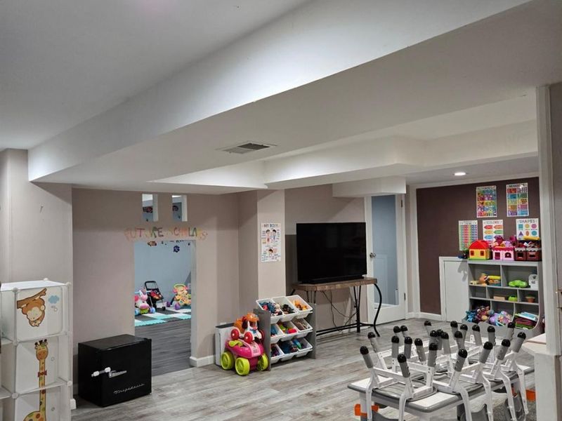 1042 Hollytree Drive, Springfield Twp., OH 45231 Photo 24