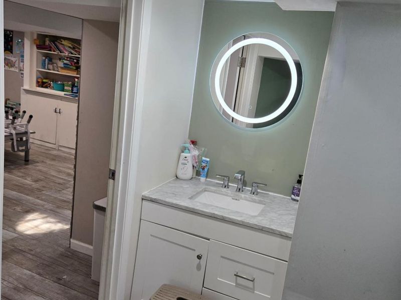 1042 Hollytree Drive, Springfield Twp., OH 45231 Photo 29