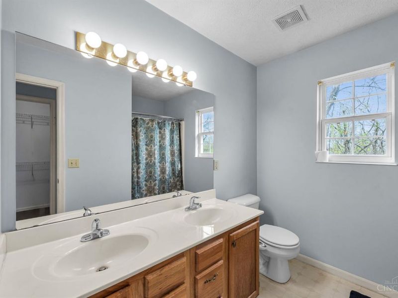 1011 Venetian Terrace, Cincinnati, OH 45224 Photo 28