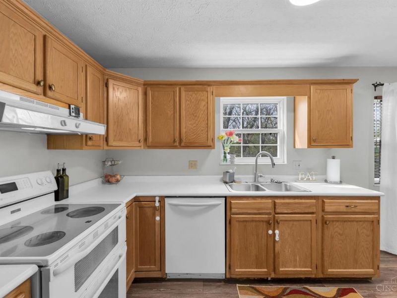 1011 Venetian Terrace, Cincinnati, OH 45224 Photo 8