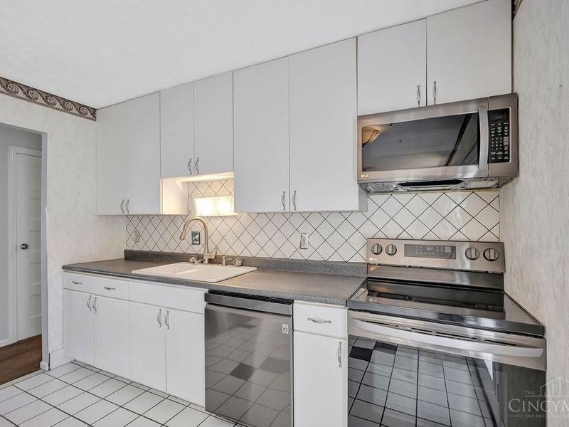 328 Clareknoll Court, Cincinnati, OH 45238 Photo 14