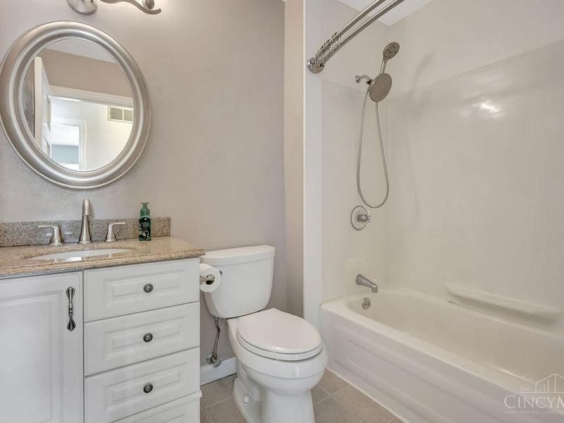 328 Clareknoll Court, Cincinnati, OH 45238 Photo 24