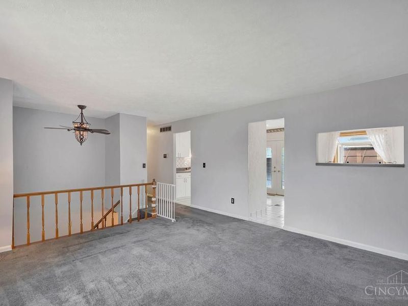 328 Clareknoll Court, Cincinnati, OH 45238 Photo 9