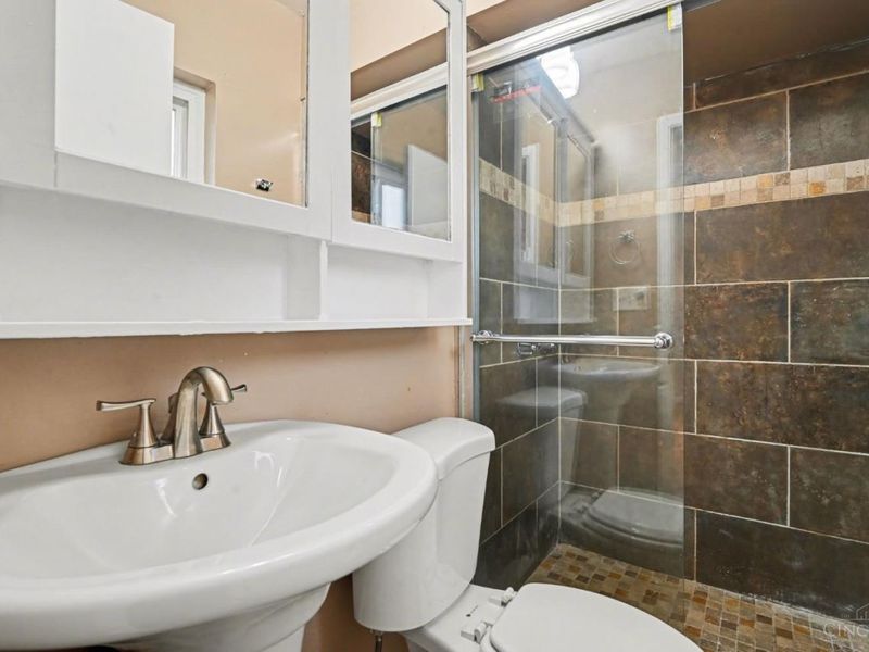 2026 Bellglade Terrace, Cincinnati, OH 45238 Photo 13