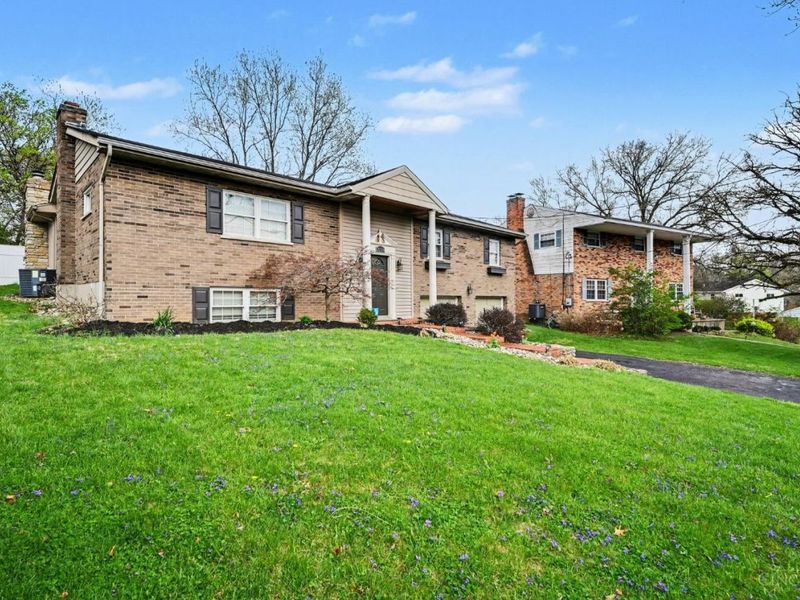 2026 Bellglade Terrace, Cincinnati, OH 45238 Photo 2