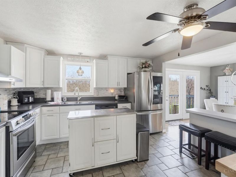 5942 Cedaridge Drive, Green Township, OH 45247 Photo 24