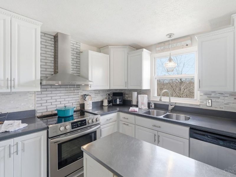 5942 Cedaridge Drive, Green Township, OH 45247 Photo 26