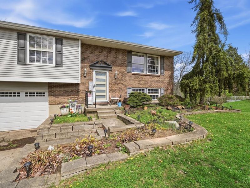 5942 Cedaridge Drive, Green Township, OH 45247 Photo 5