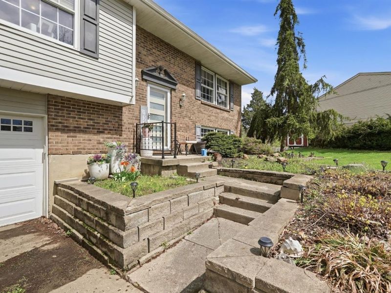 5942 Cedaridge Drive, Green Township, OH 45247 Photo 6