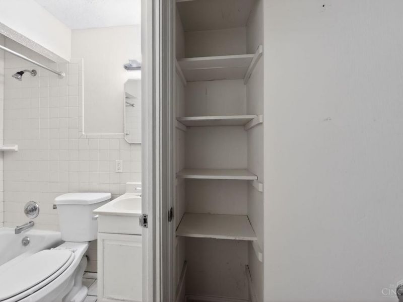 8634 Daly Road, Springfield Twp., OH 45231 Photo 15