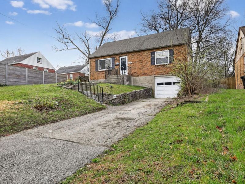 1947 W North Bend Road, Cincinnati, OH 45224 Photo 3