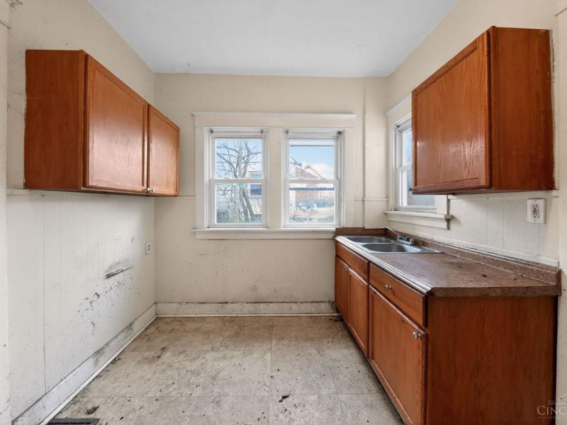 493 Pedretti Avenue, Delhi Twp, OH 45238 Photo 10