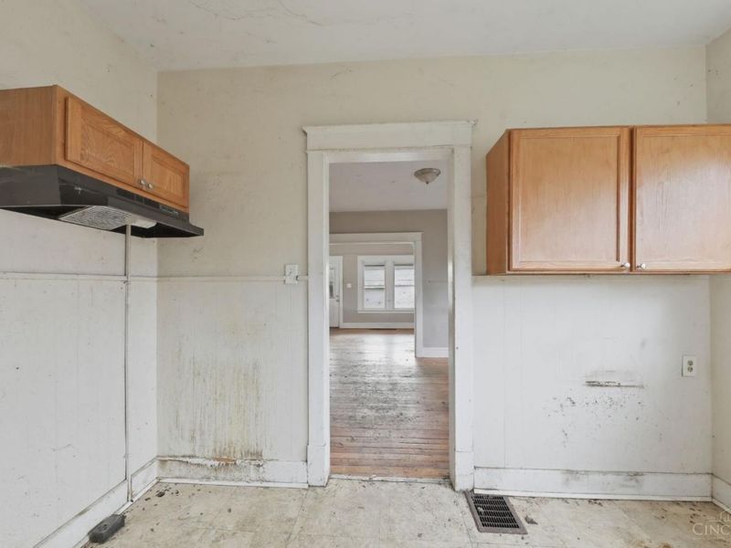 493 Pedretti Avenue, Delhi Twp, OH 45238 Photo 11