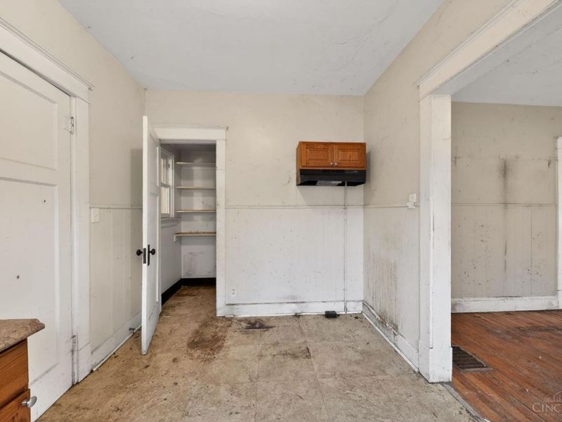 493 Pedretti Avenue, Delhi Twp, OH 45238 Photo 12