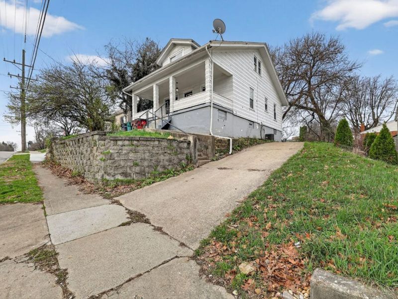 493 Pedretti Avenue, Delhi Twp, OH 45238 Photo 3