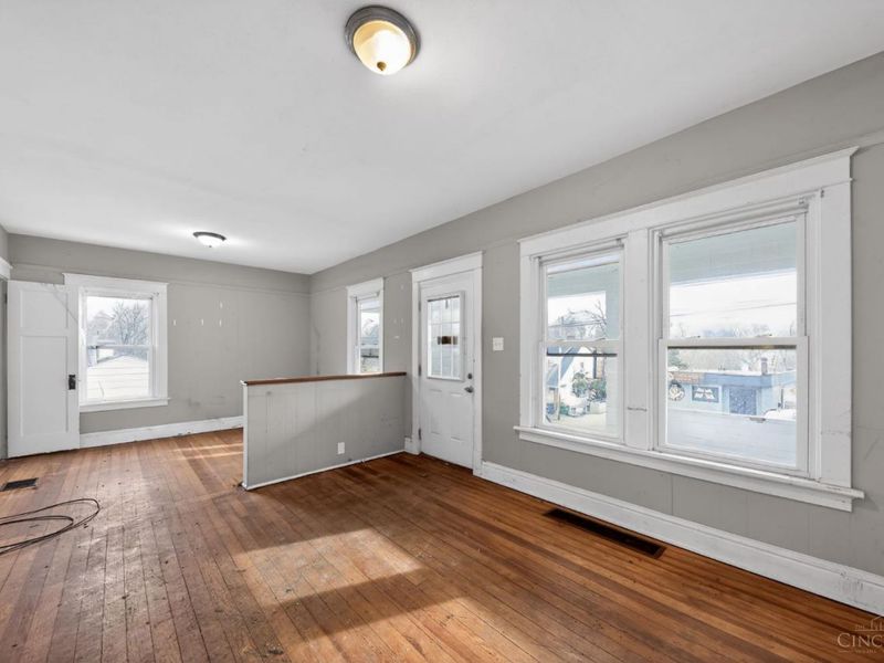 493 Pedretti Avenue, Delhi Twp, OH 45238 Photo 5