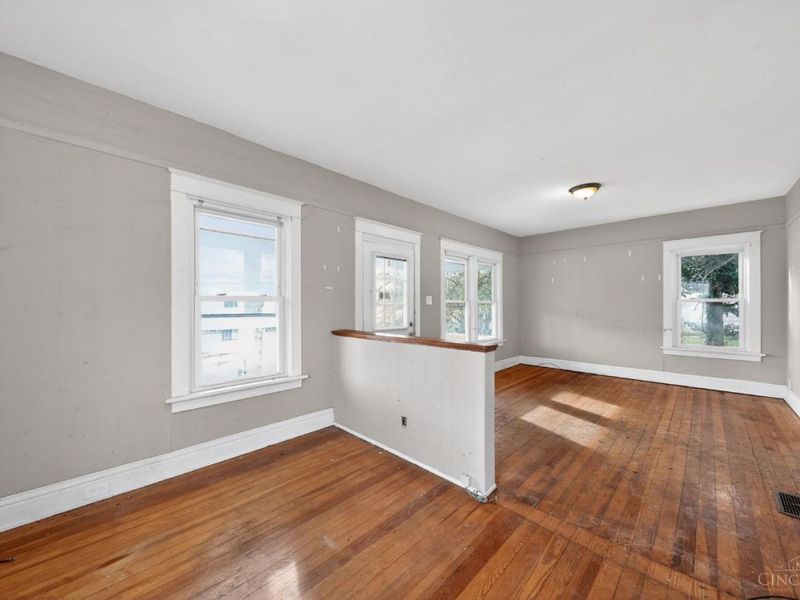 493 Pedretti Avenue, Delhi Twp, OH 45238 Photo 8