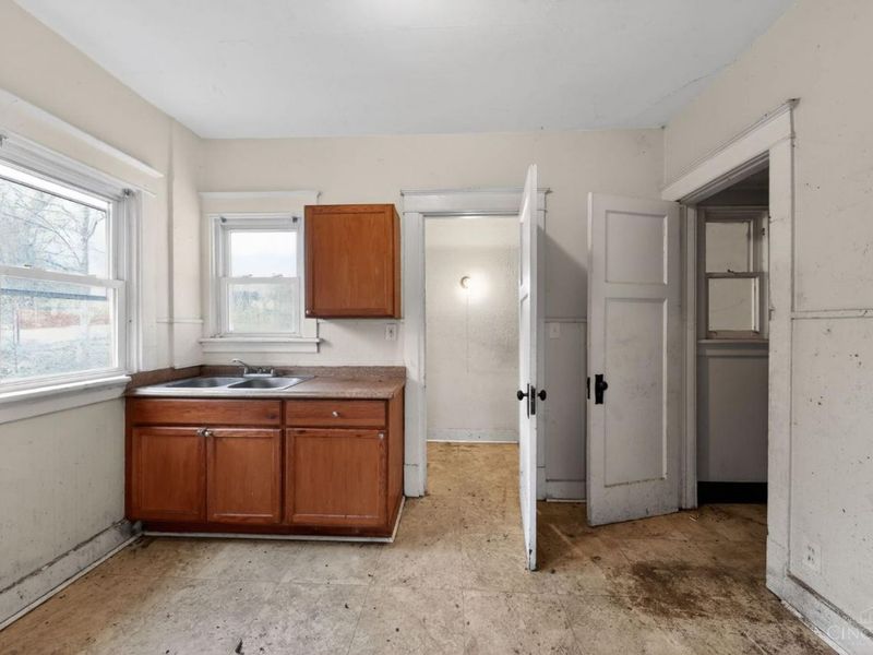 493 Pedretti Avenue, Delhi Twp, OH 45238 Photo 9