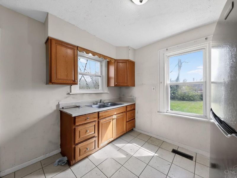 1919 Sundale Avenue, North College Hill, OH 45239 Photo 12