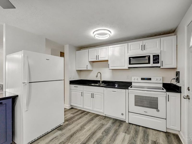 11391 Lincolnshire Drive, Forest Park, OH 45240 Photo 10