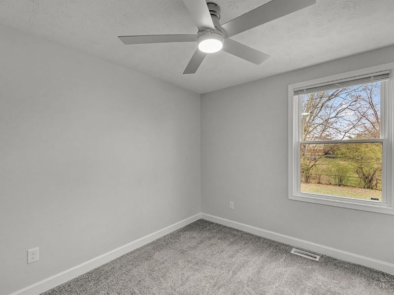 11391 Lincolnshire Drive, Forest Park, OH 45240 Photo 12