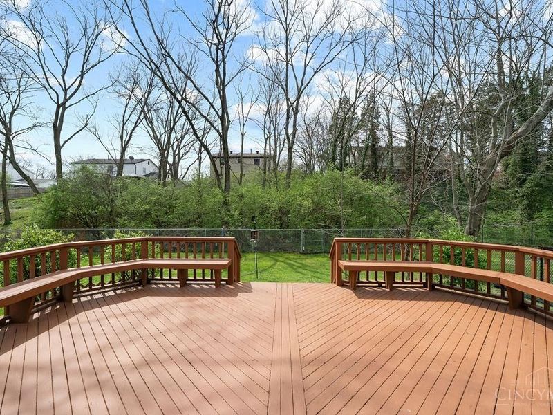 805 Weymouth Court, Cincinnati, OH 45240 Photo 13