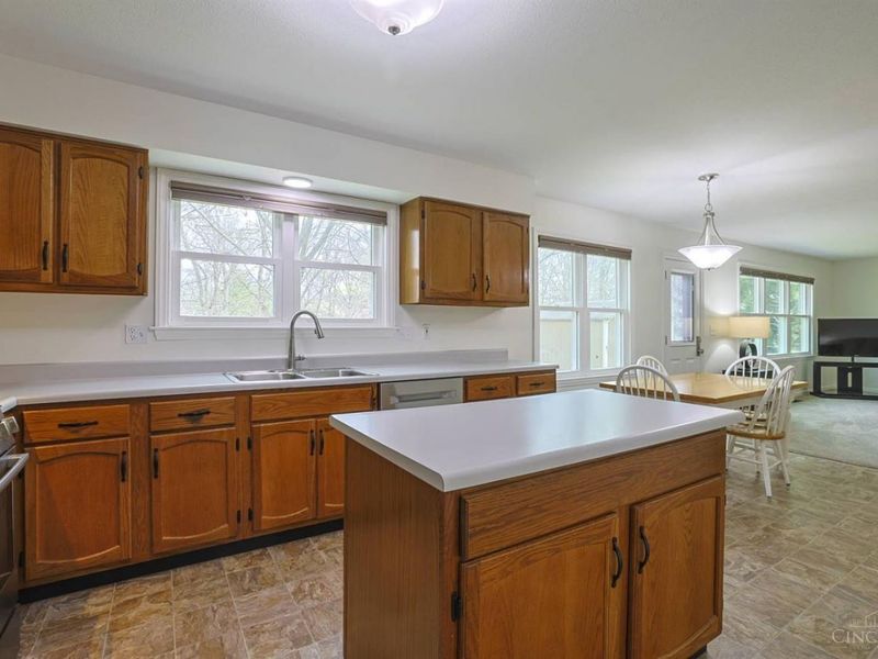 818 Genenbill Drive, Delhi Twp, OH 45238 Photo 12