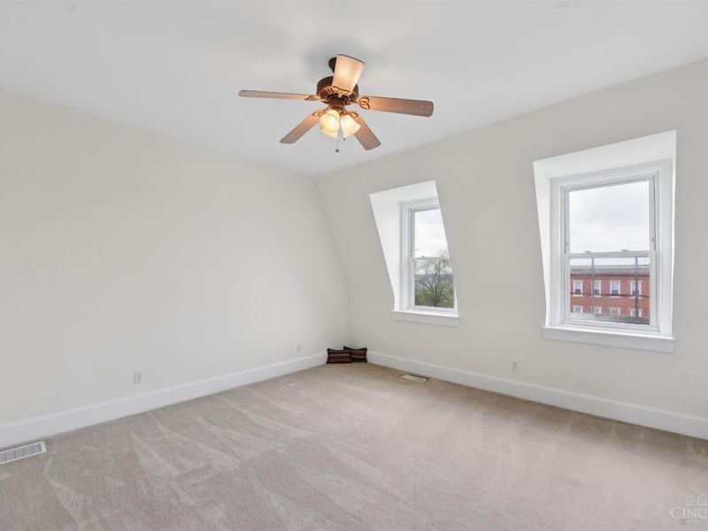 1931 Bigelow, Cincinnati, OH 45219 Photo 38