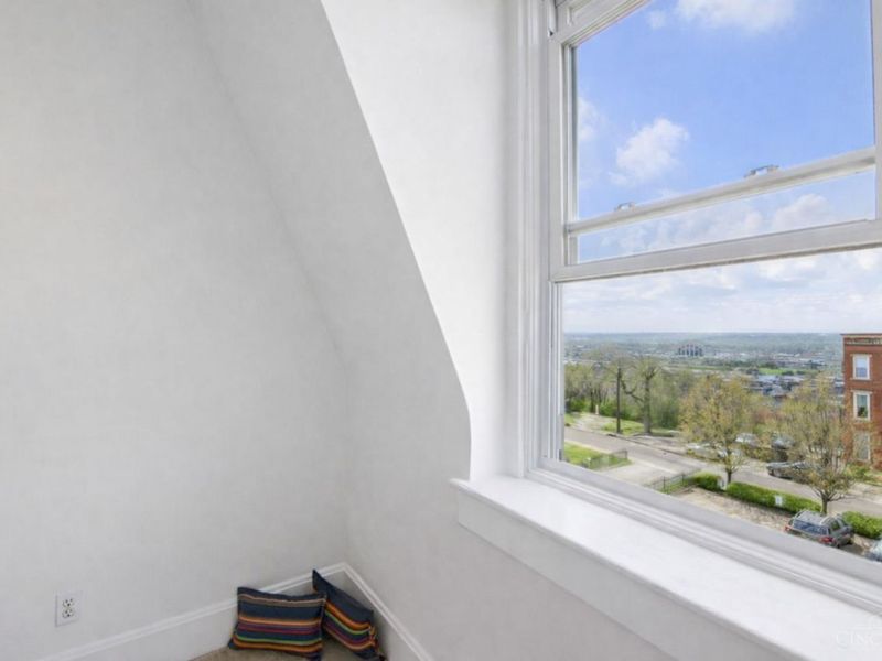 1931 Bigelow, Cincinnati, OH 45219 Photo 39