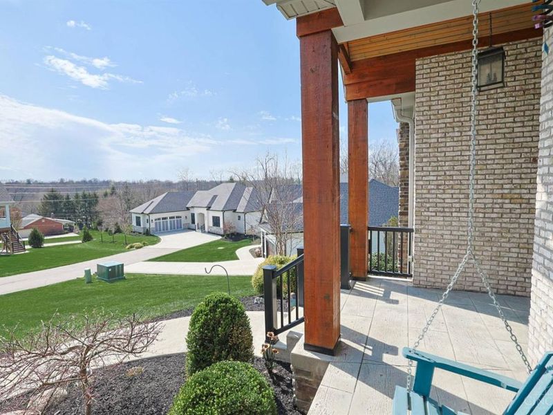 3380 Mohler Woods Lane, Evendale, OH 45241 Photo 2