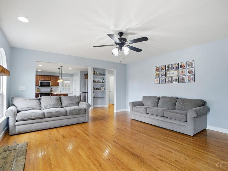 8145 Acorn Trail, Hamilton Twp, OH 45039 Photo 10