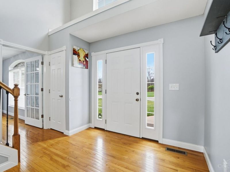 8145 Acorn Trail, Hamilton Twp, OH 45039 Photo 5