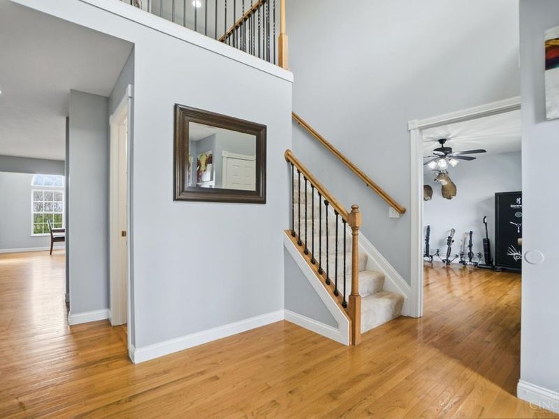 8145 Acorn Trail, Hamilton Twp, OH 45039 Photo 6