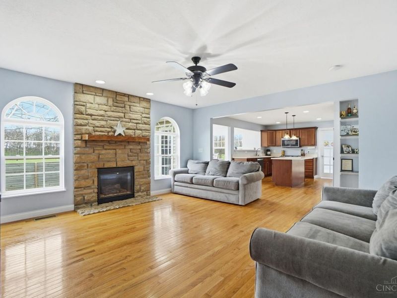 8145 Acorn Trail, Hamilton Twp, OH 45039 Photo 8