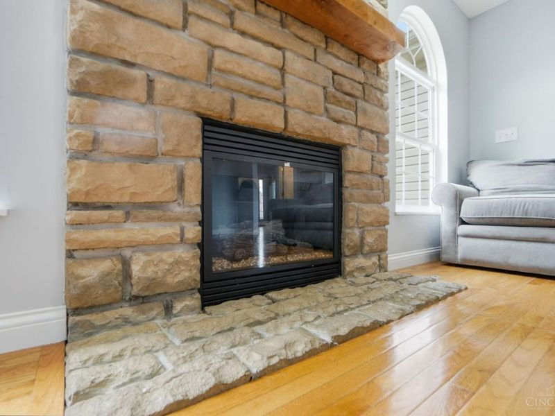 8145 Acorn Trail, Hamilton Twp, OH 45039 Photo 9