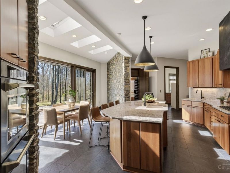 9550 Tall Trail, Indian Hill, OH 45242 Photo 4