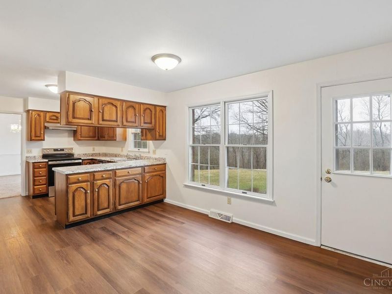 7284 Kirkridge Drive, Green Township, OH 45233 Photo 16