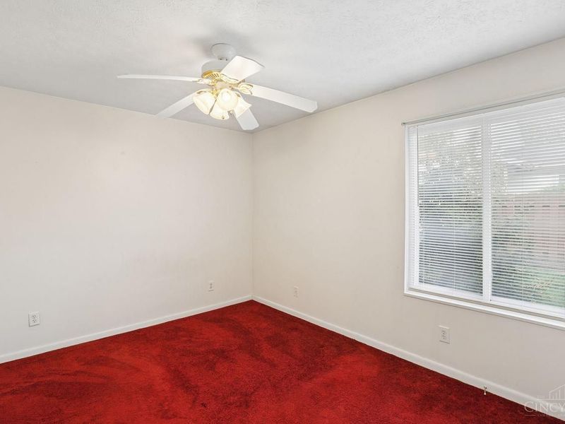 1044 E Crescentville Road, West Chester, OH 45246 Photo 12