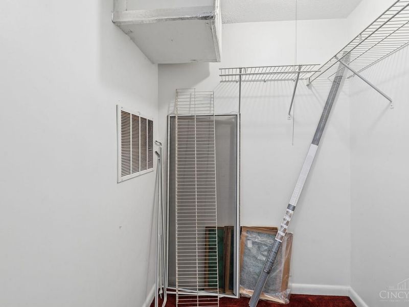 1044 E Crescentville Road, West Chester, OH 45246 Photo 16