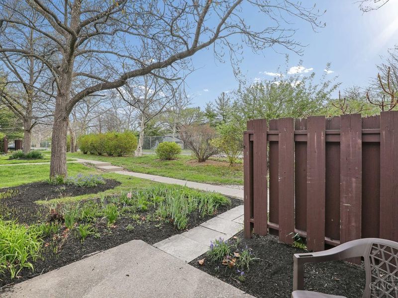 1044 E Crescentville Road, West Chester, OH 45246 Photo 18