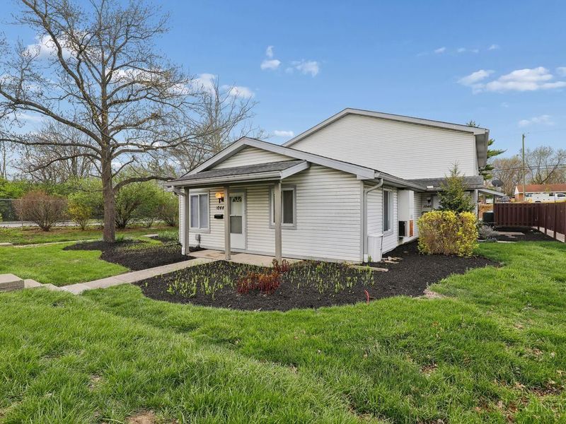 1044 E Crescentville Road, West Chester, OH 45246 Photo 2