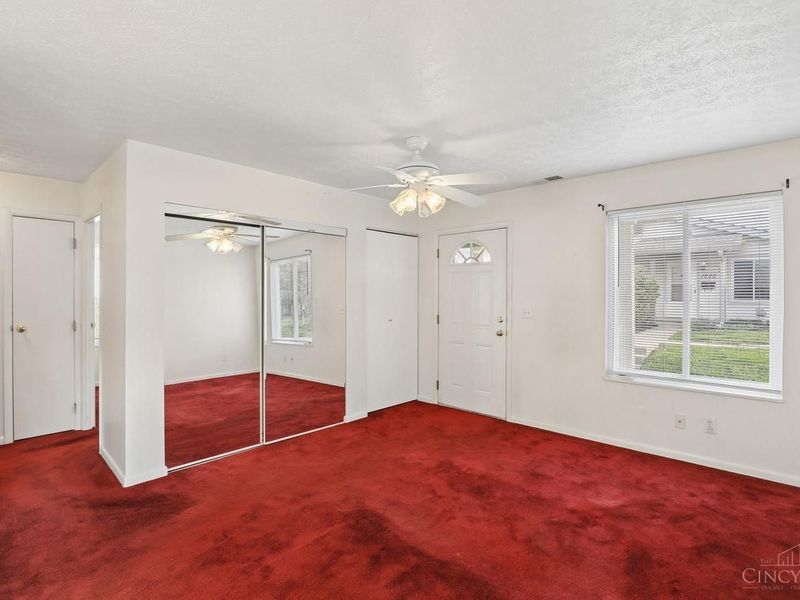 1044 E Crescentville Road, West Chester, OH 45246 Photo 4