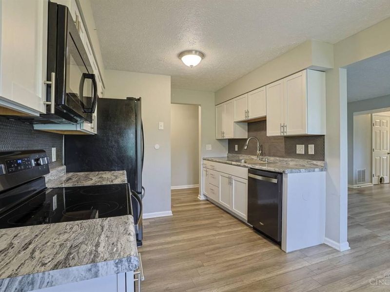 1560 Gelhot Drive, Unit 98, Fairfield, OH 45014 Photo 12