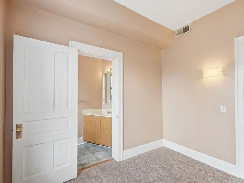 , Unit 2, Cincinnati, OH 45229 Photo 22