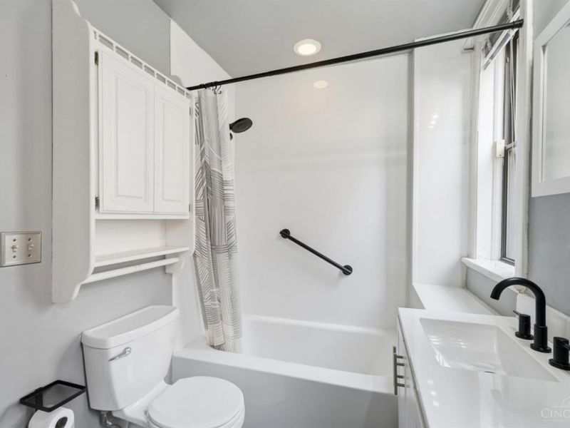 , Unit 2, Cincinnati, OH 45229 Photo 33